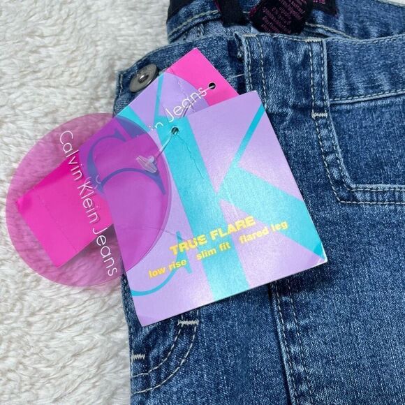 NWT Vintage Y2K Calvin Klein Low Rise Slim Fit Flared Leg Women’s Jeans - Picture 3 of 9